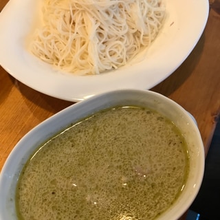 残ったグリーンカレーを素麺にアレンジ